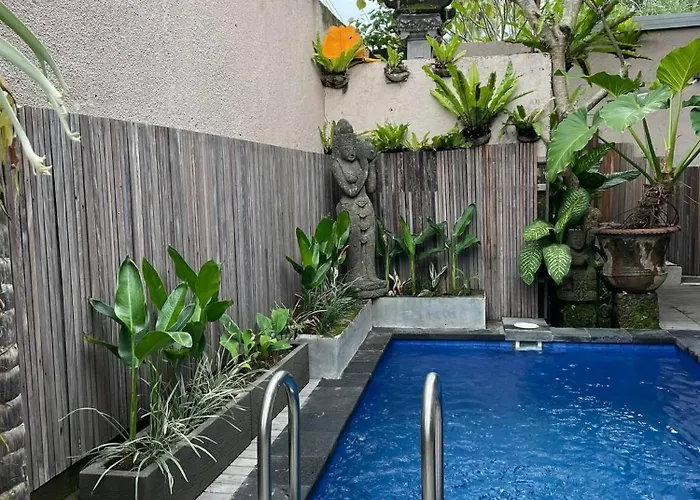 Tanya Selamat Villa